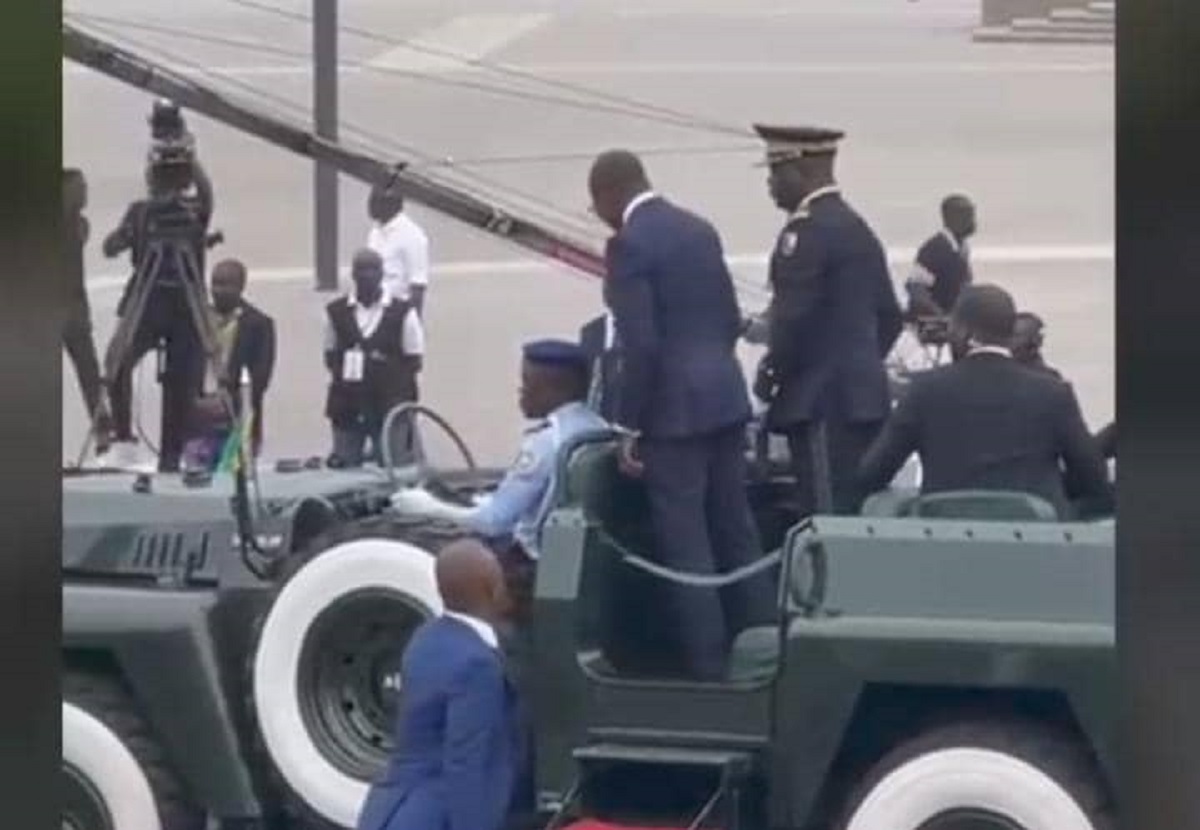 Fête d’indépendance au Bénin : un chauffeur de Patrice Talon fait un mauvais ralentissement ; le président a failli se « casser les dents » (vidéo)