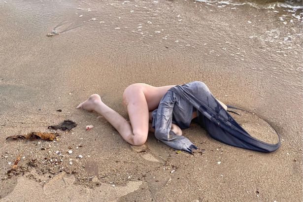 « Sa tête avait disparu et ses fesses ont été… » ; une poupée s3xuelle sème la panique et laisse les hommes sans voix (photo)