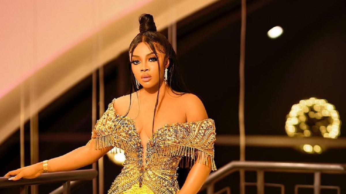 Toke Makinwa : « Les enfants, ne grandissez pas, l’âge adulte est un ghetto… »