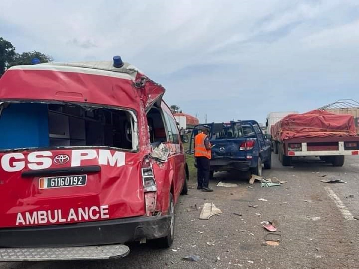 Côte d’Ivoire : un camion à vive allure cogne une ambulance venue sauver les victimes d’un accident