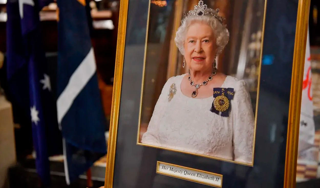 Elizabeth II : les derniers mots du prince Harry à sa grand-mère sur son lit de mort