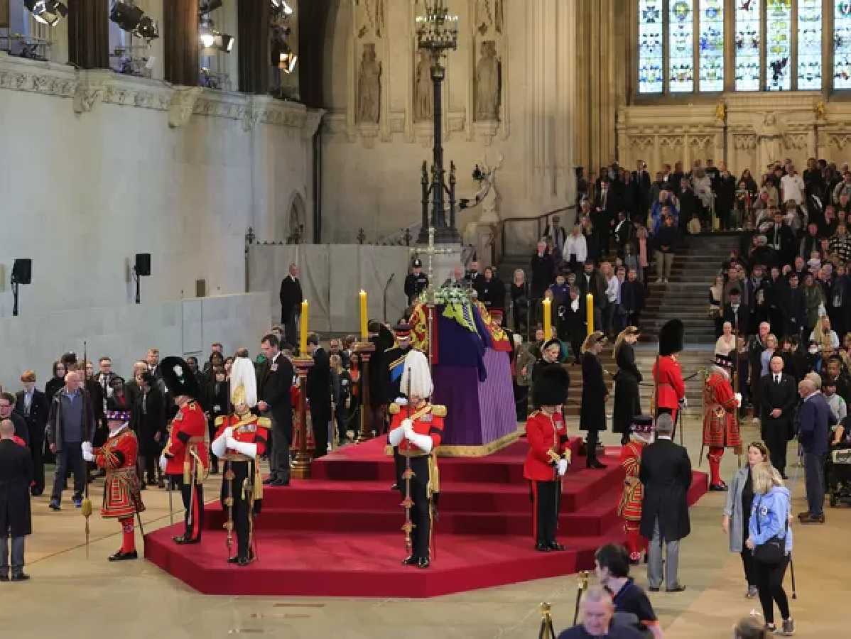 Funérailles d’Elizabeth II : le fauteur de troubles qui a tenté d’approcher le cercueil explique les raisons de son acte