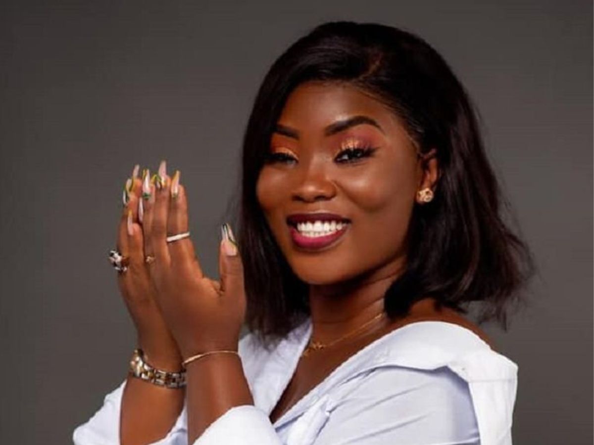 Roseline Layo : la chanteuse ivoirienne dévoile la date de son mariage avec son homme (photo)