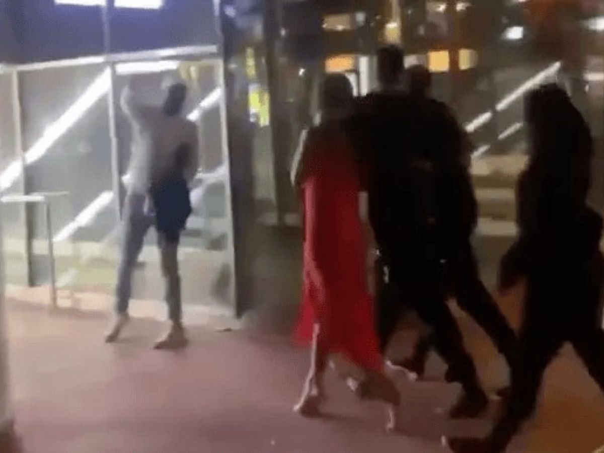 « …les garçons sont aussi autorisés à le faire de nos jours », Mario Balotelli fait jaser après une soirée hot avec une femme (vidéo)