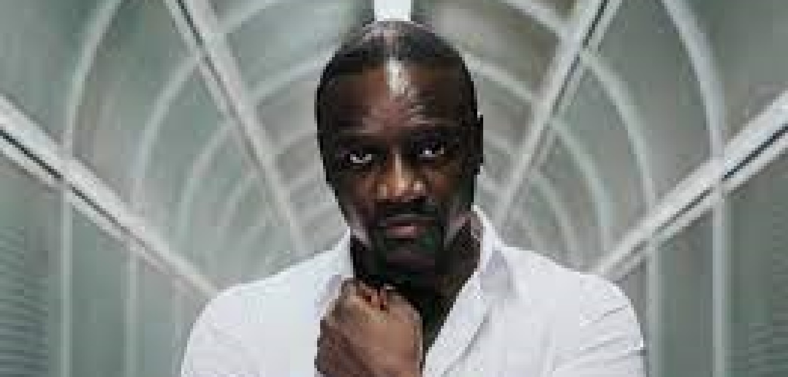 Akon : « Les femmes et les hommes ne peuvent jamais être égaux… », l’artiste se fait descendre par des féministes après ce commentaire peu avenant