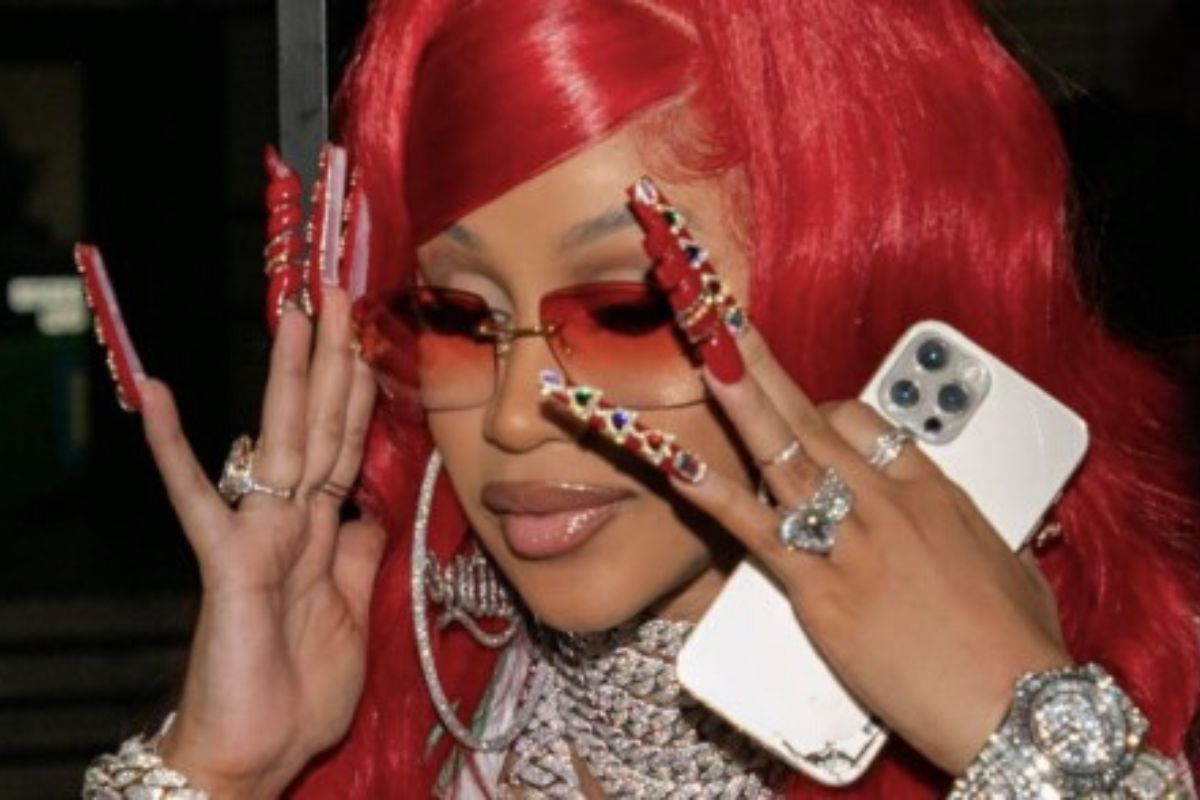 Cardi B : « Obéissez à la loi »