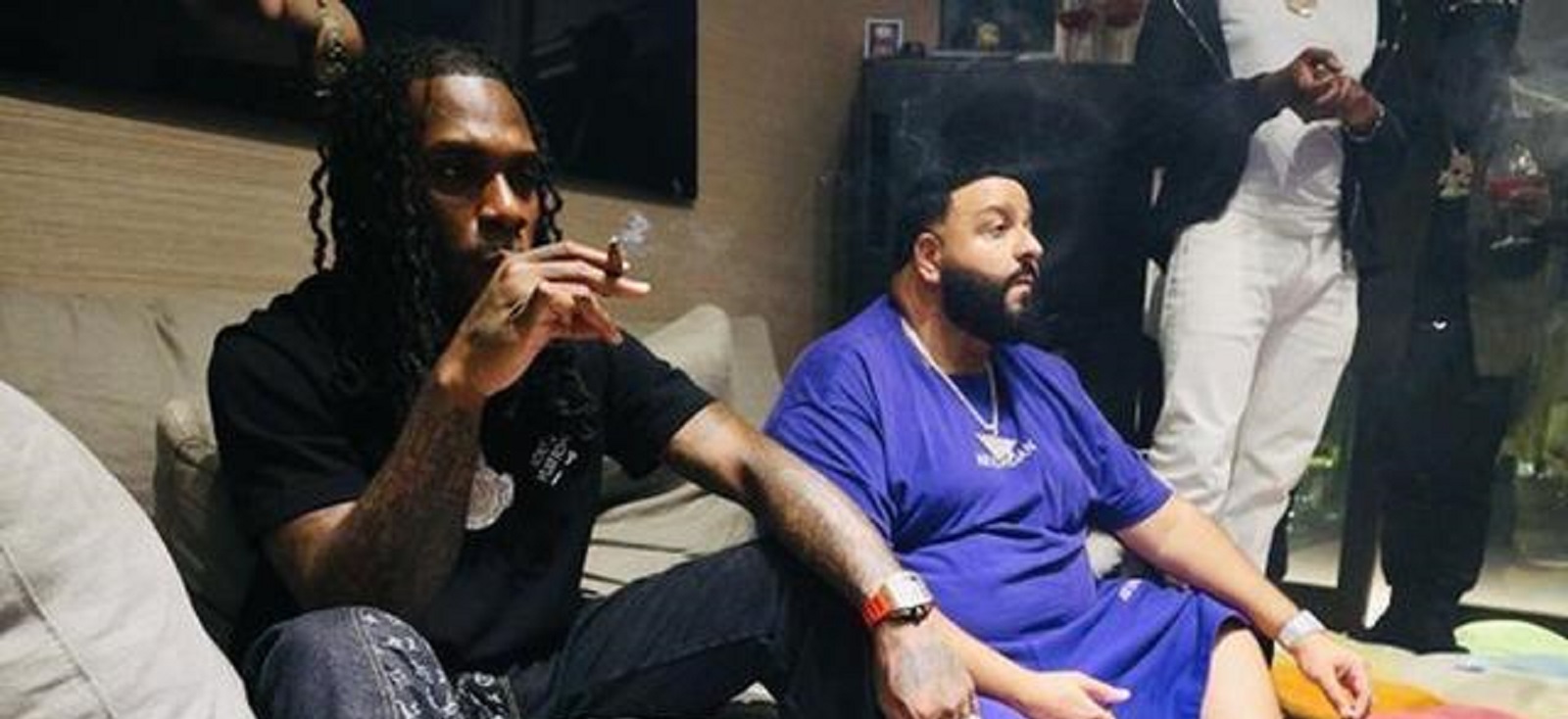 DJ Khaled : la star annonce sa collaboration avec Burna Boy en postant des vidéos de leur session en studio