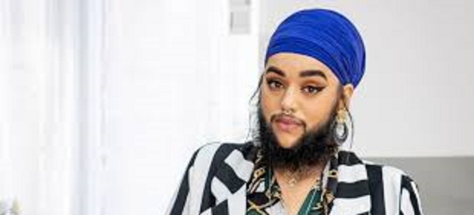 Harnaam Kaur : la plus jeune femme à la barbe la plus épaisse du monde provoque la controverse sur la toile (vidéo)