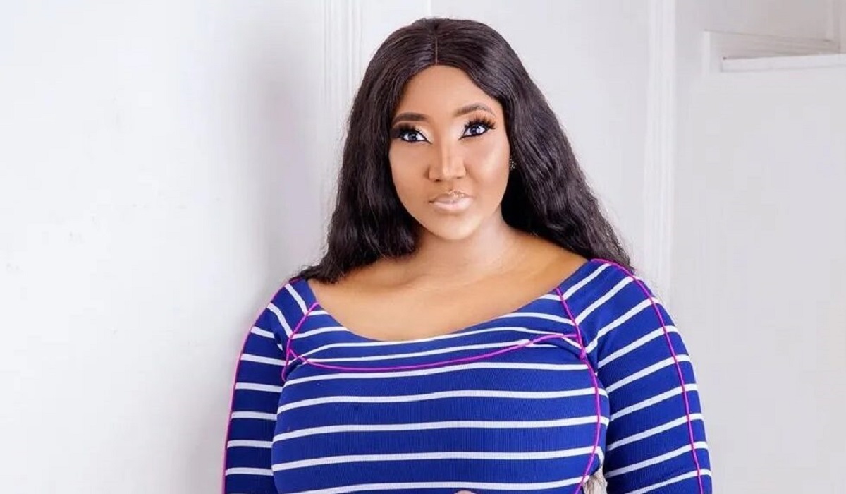  »Je suis trop belle pour ce monde »; cette actrice de Nollywood secoue la toile avec cette déclaration (vidéo)