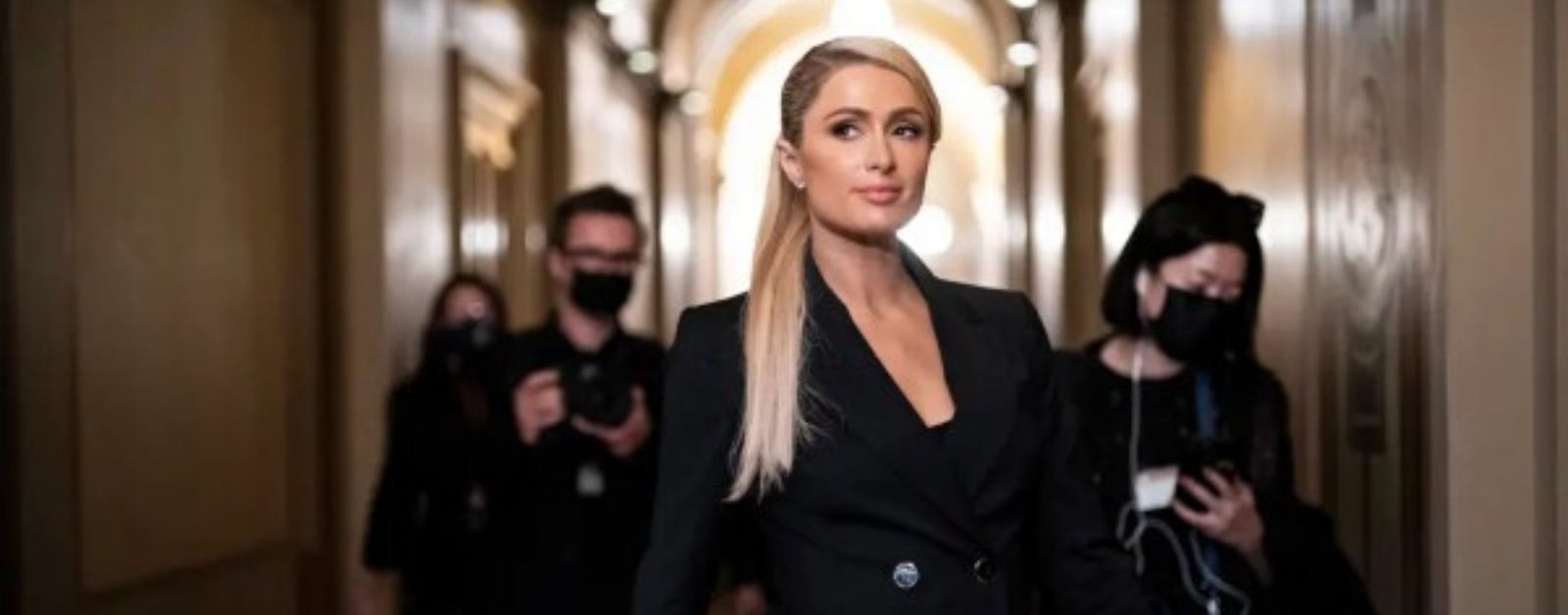 Paris Hilton « retenue et abusée s3xuellement » : la star brise le silence