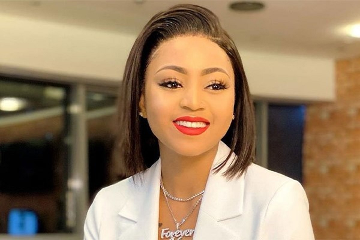 Regina Daniels très heureuse