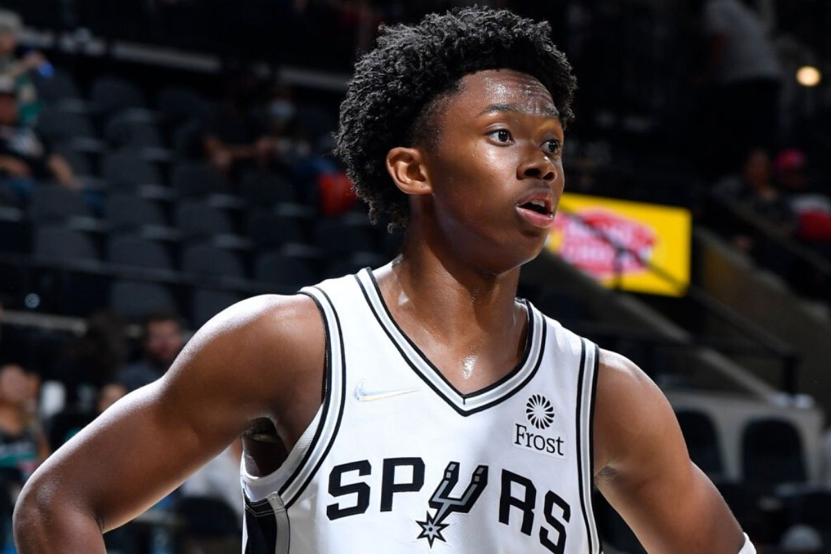 Scandale NBA : Joshua Primo accusé de s’exposer aux femmes ; son contrat suspendu