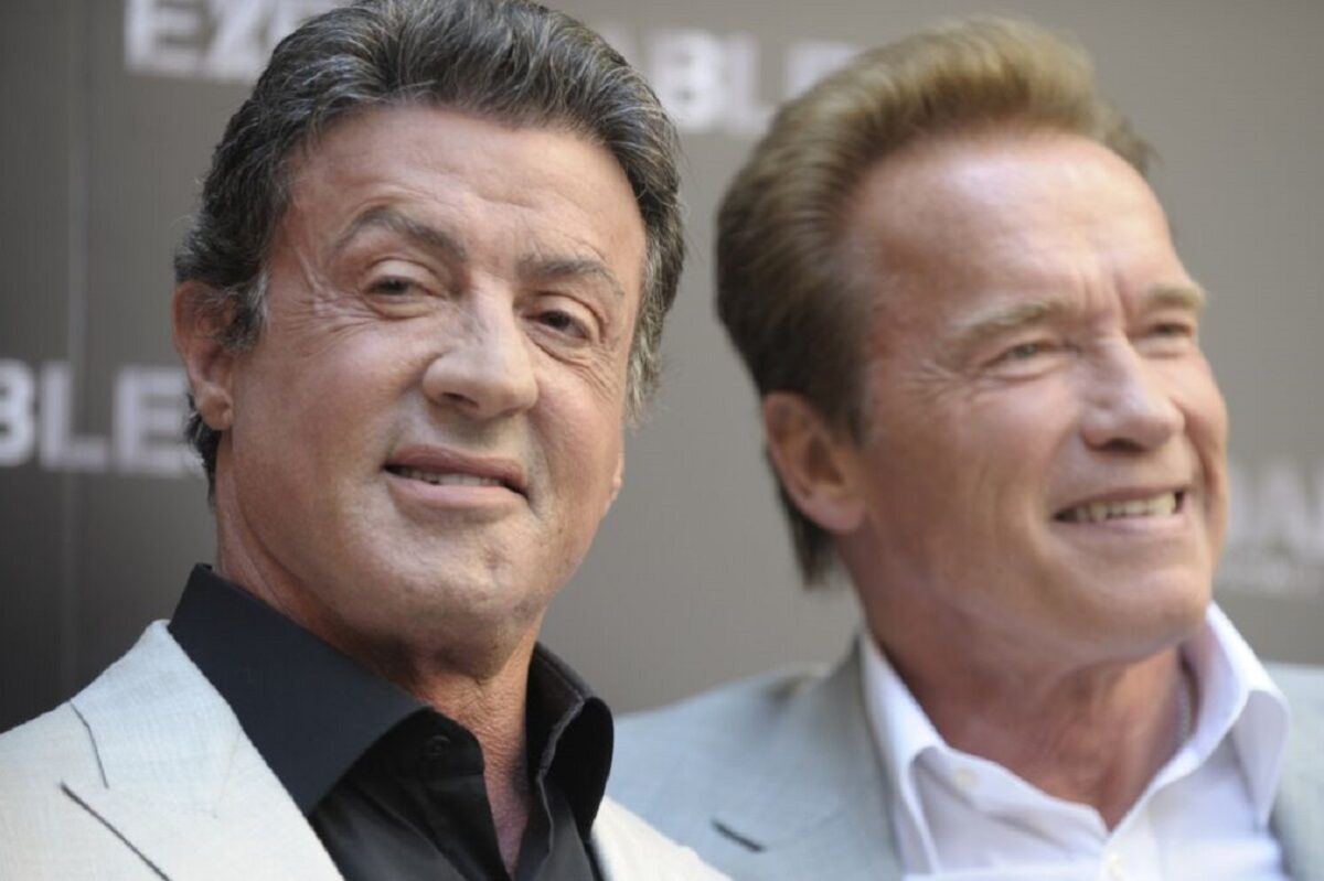Schwarzenegger (Commando) et Stallone (Rambo) : Agées de plus de 70 ans, les deux stars aperçues avec une arme de guerre (photo)