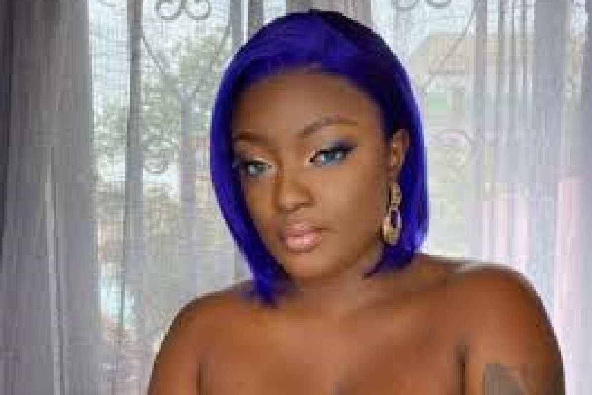 Shan’L : la chanteuse publie une nouvelle photo osée qui enflamme le web