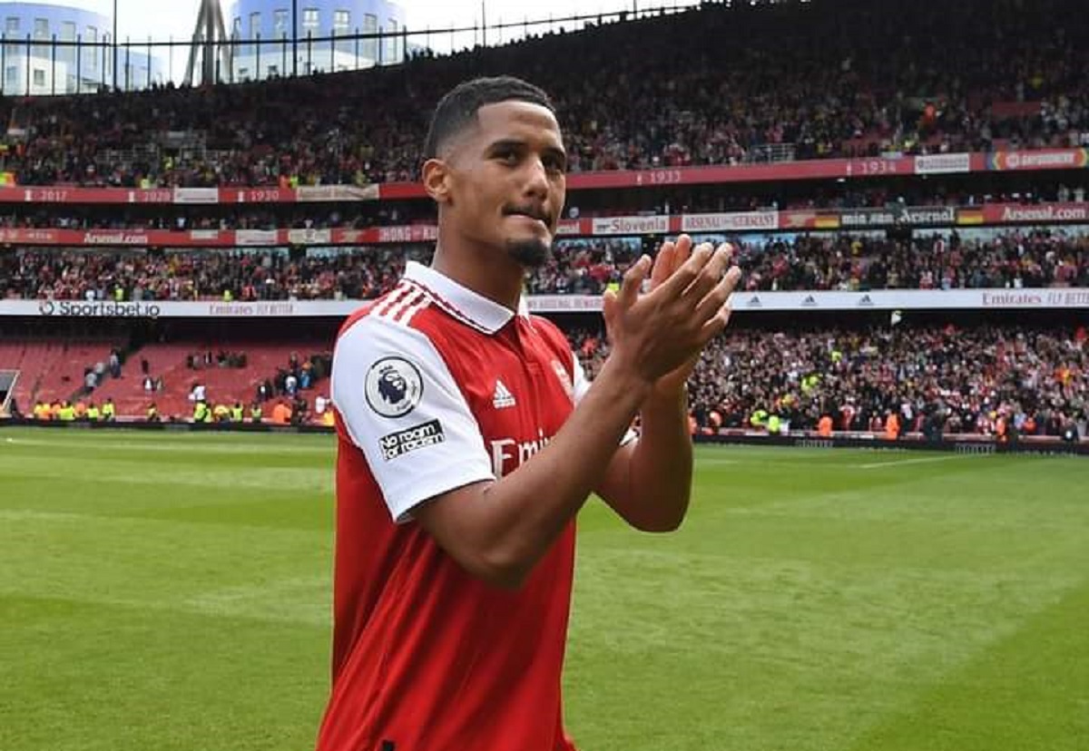 Arsenal : le Gunners veulent prolonger William Saliba
