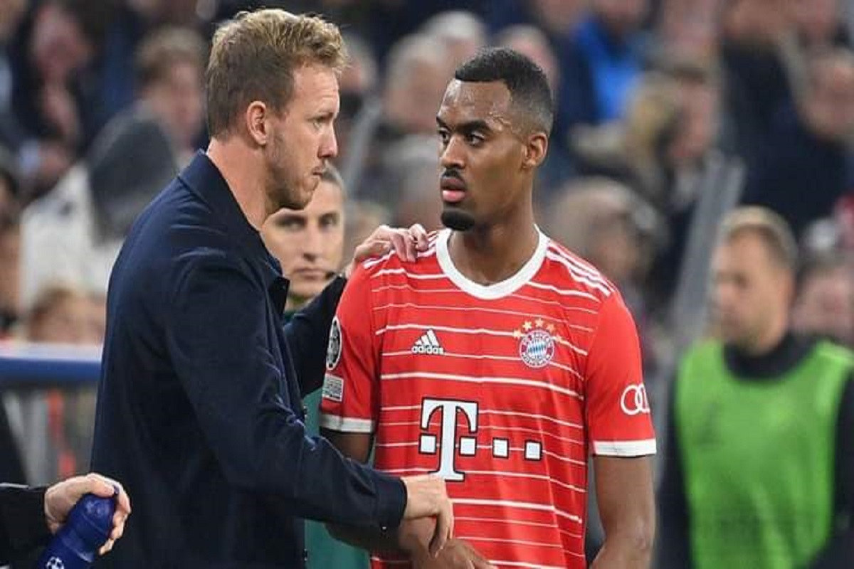 Bayern Munich : la nouvelle recrue, Ryan Gravenberch, furieux contre le coach ; ses agents posent un acte fort