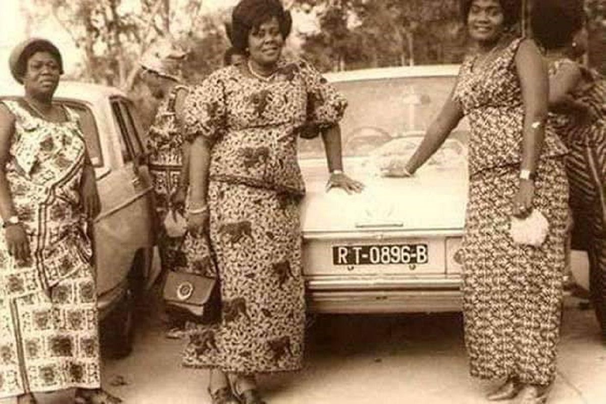 Mémoire : retour sur cette époque où l’Etat togolais prêtait les voitures chez les Nana Benz pour ses courses (vidéo)