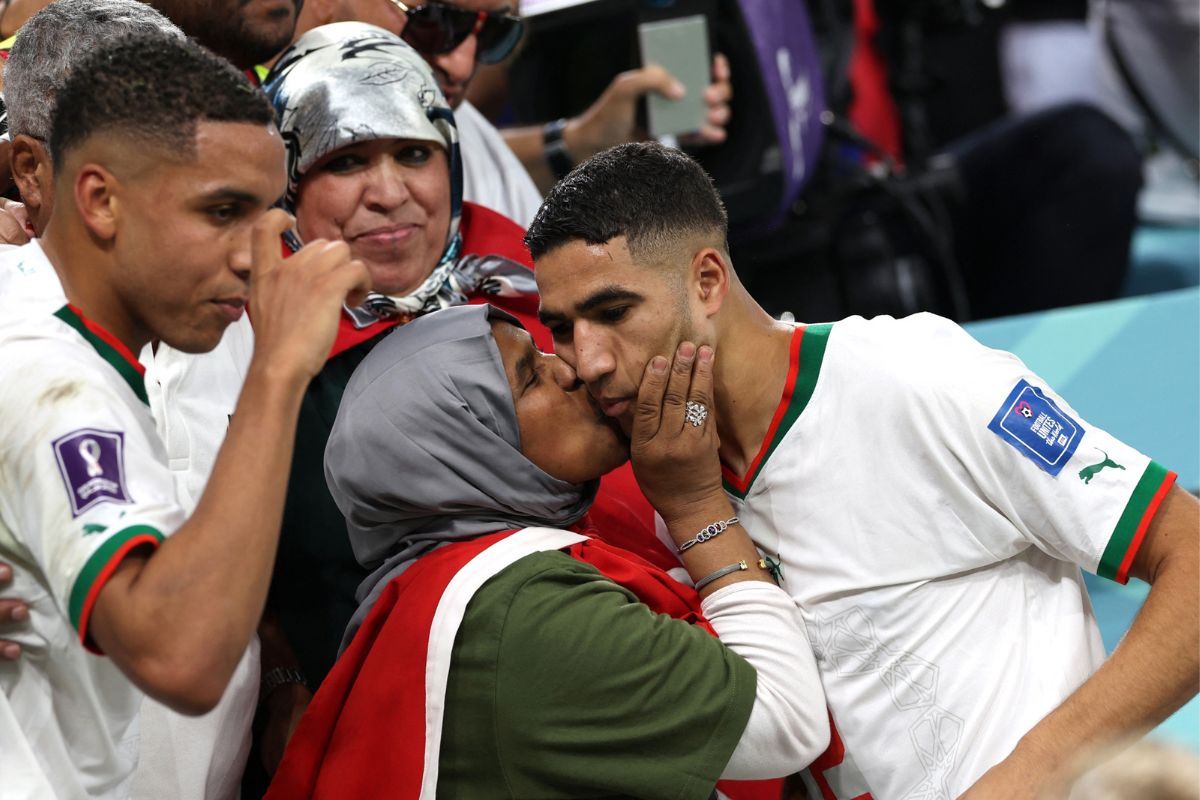 Achraf Hakimi : « Ma mère était une femme de ménage, mon père, un vendeur »