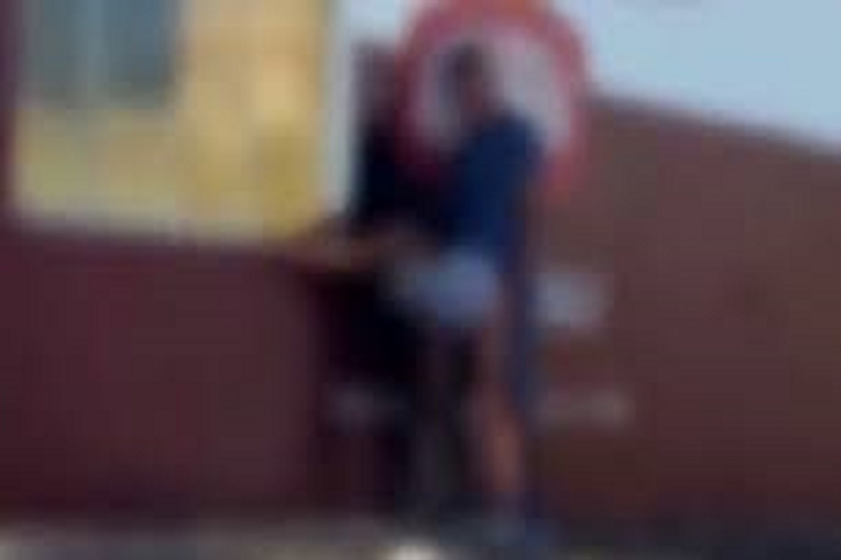 Côte d’Ivoire : un couple surpris en train de « s’envoyer en l’air » en pleine circulation (vidéo)