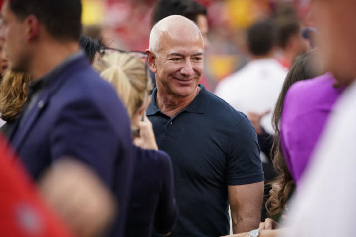 Jeff Bezos fait don de sa fortune de 124 milliards de dollars