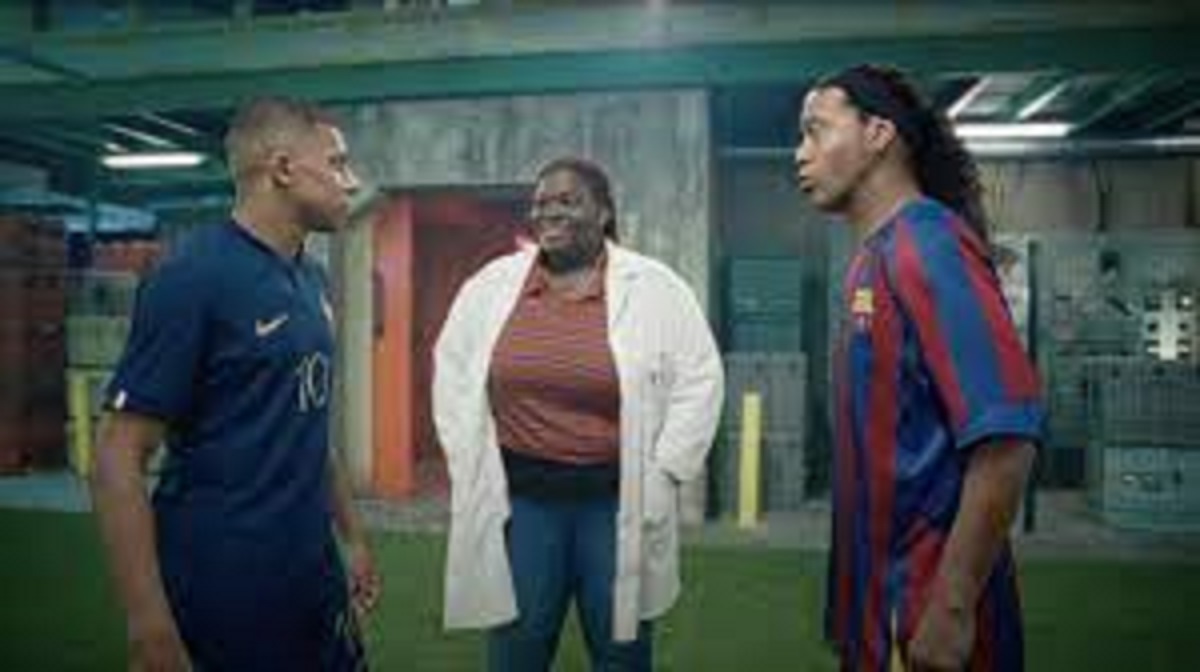 Mbappé au niveau de Ronaldinho à ses débuts ? Des « Spécialistes » font s’affronter les 2 joueurs (vidéo)