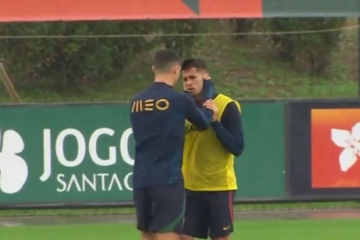 Portugal : boycotté par Cancelo, Cristiano Ronaldo s’agace et en vient aux mains à l’entraînement (vidéo)