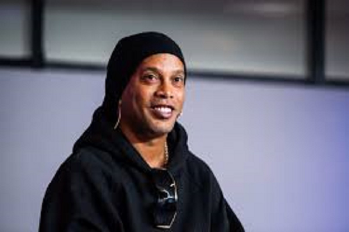 Ronaldinho : « Ce ne sont pas des éloges, c’est le meilleur du monde », la déclaration du magicien qui ne va pas que faire des heureux