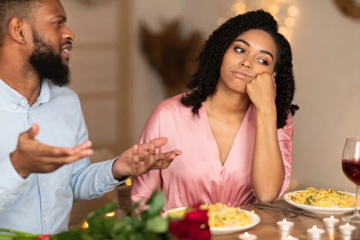 Sondage : voici ce que les femmes détestent énormément lors du premier rendez-vous (photos)
