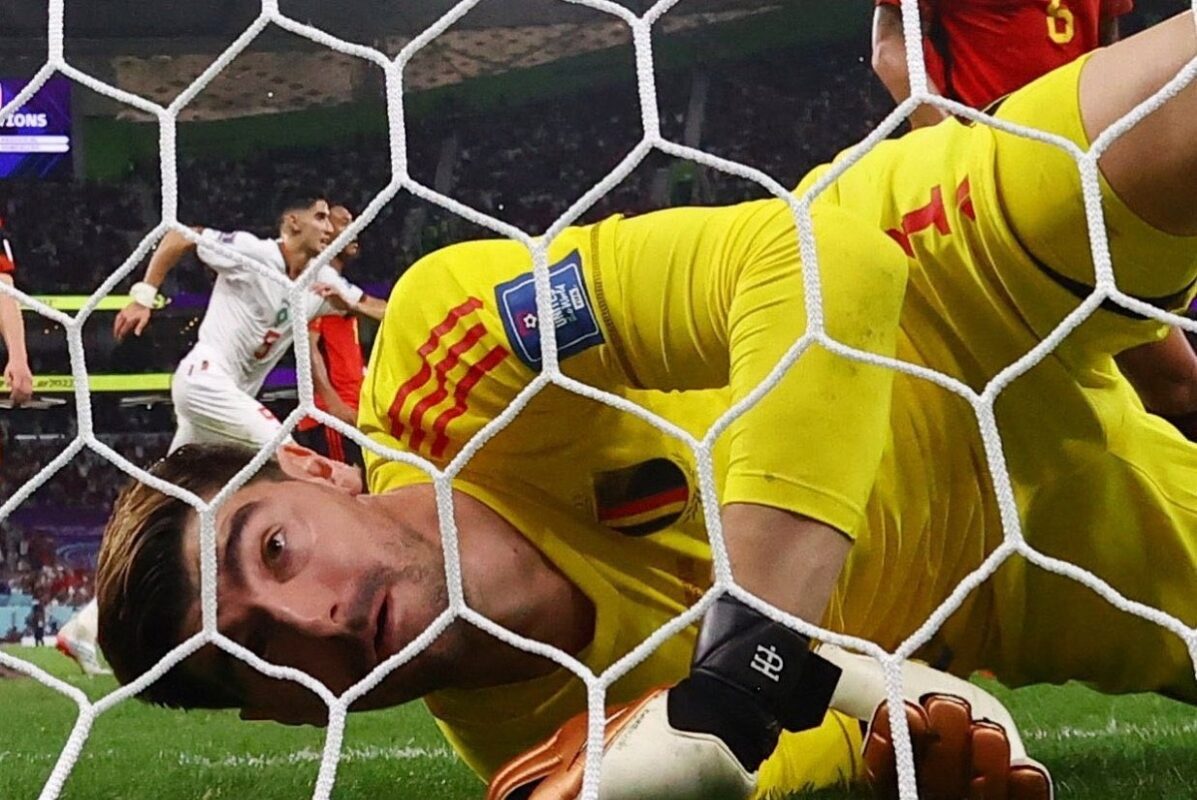 Thibaut Courtois : Furieux après la défaite de la Belgique contre le Maroc, le gardien donne un violent coup de poing à…