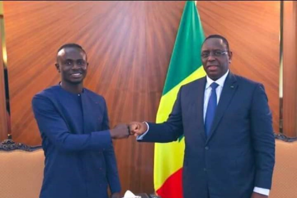« Sadio, je te… Je te l’ai dit… » ; le président sénégalais, Macky Sall, a appelé Mané après sa blessure et lui a demandé de…