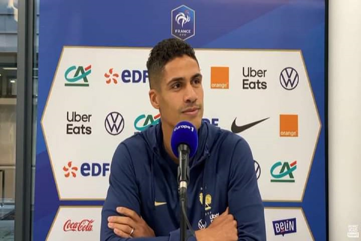 Varane sur la situation de Ronaldo : « On essaye de prendre ça avec distanciation »