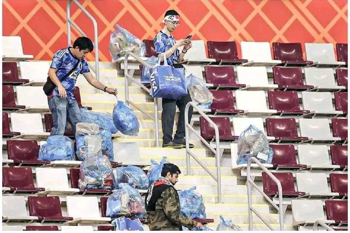Coupe du monde : la belle leçon de générosité des supporters japonais après la victoire sur l’Allemagne