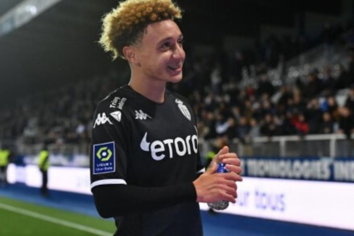 AS Monaco : qui est Eliesse Ben Seghi, le joueur de 17 ans dont les débuts en Ligue 1 font rêver plus d’un ?