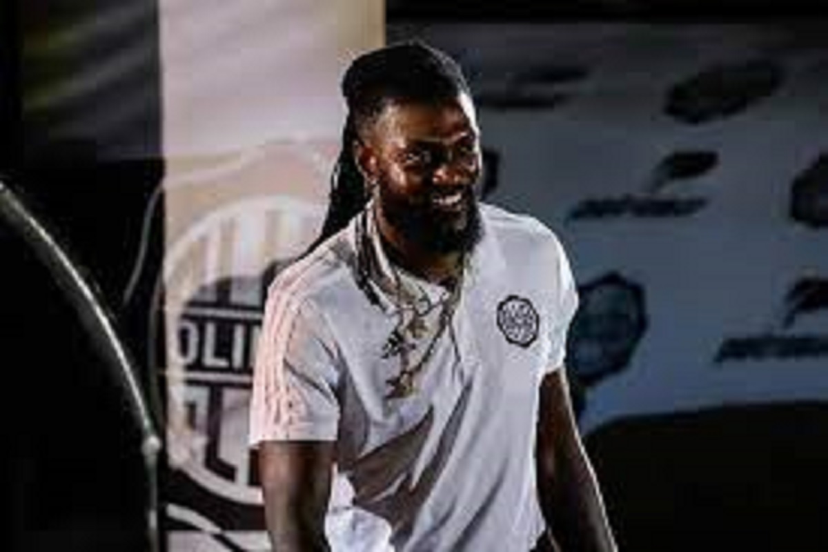 Adebayor : ce jour où la star togolaise s’est fait engueuler par Didier Deschamps (vidéo)