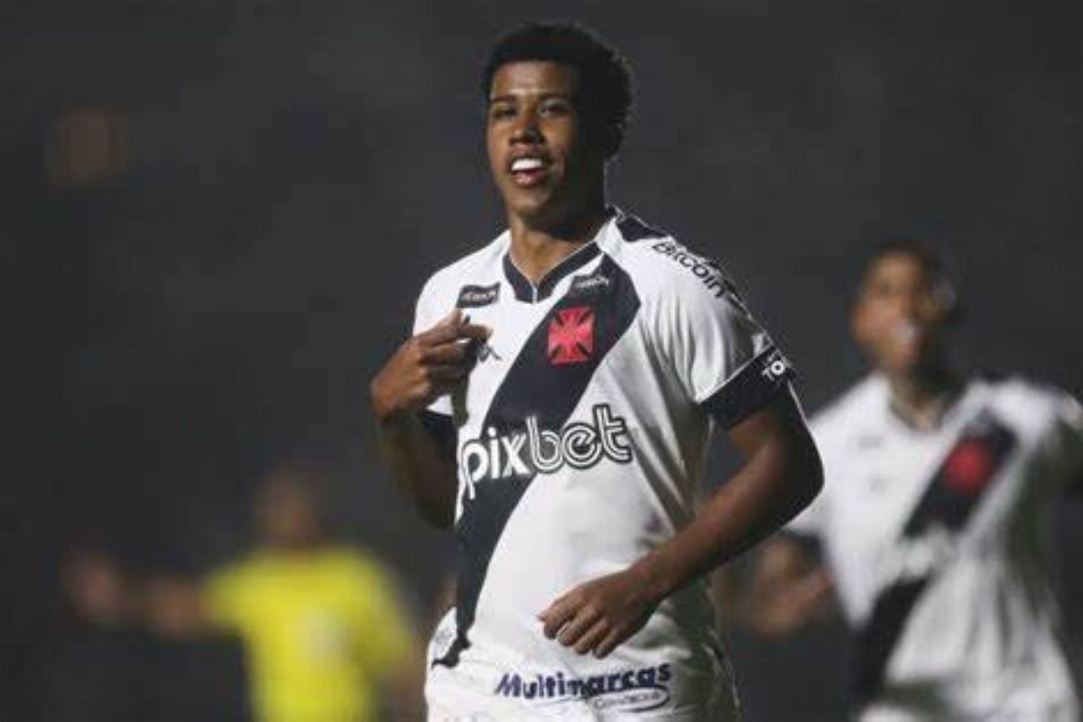 Andrey Santos : le jeune joueur ligoté par ses coéquipiers pour l’empêcher de rejoindre Chelsea (photo)