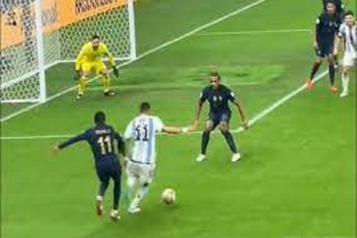 Coupe du Monde : y avait-il penalty après la « faute » sur Di Maria ? Le débat divise les fans