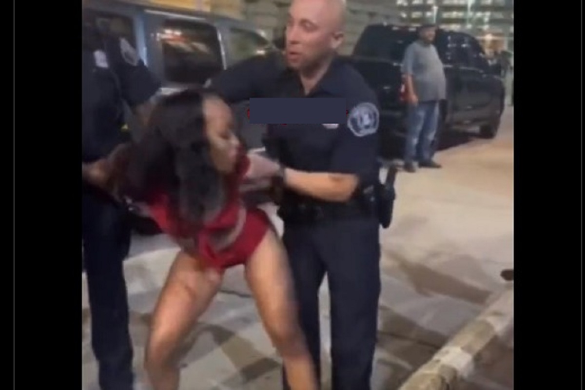 Elle twerke pour exciter les policiers pendant son arrestation (vidéo)