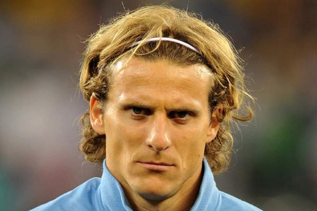 Diego Forlan : « Cette équipe est un peu plus forte que celle du Brésil » ; la star désigne son favori pour le mondial
