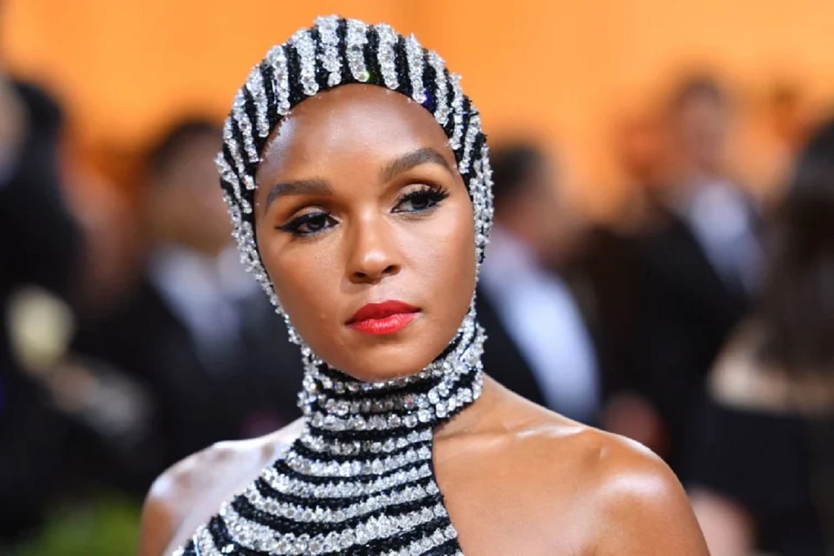 Janelle Monae : l’actrice surprend en se dévoilant s3ins nus à sa fête d’anniversaire (vidéo)