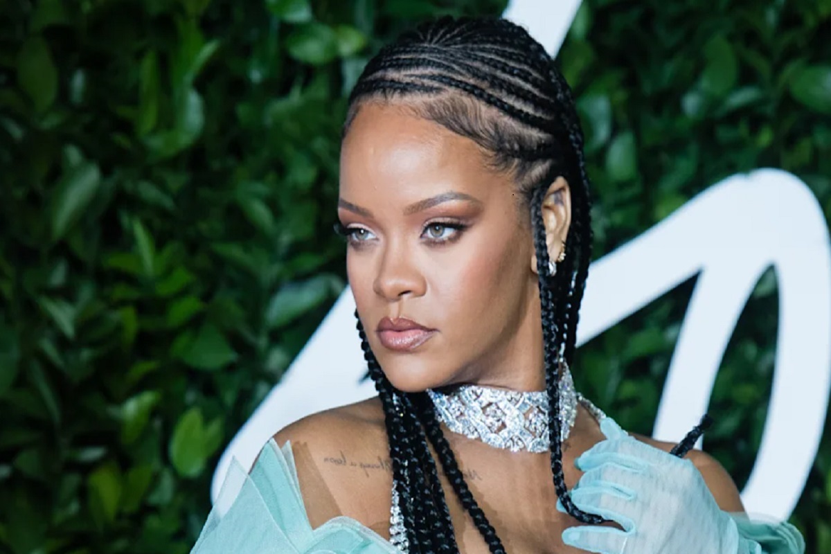 Rihanna : Fally Ipupa, Dadju… ces artistes qui avaient voulu collaborer avec la star sans succès