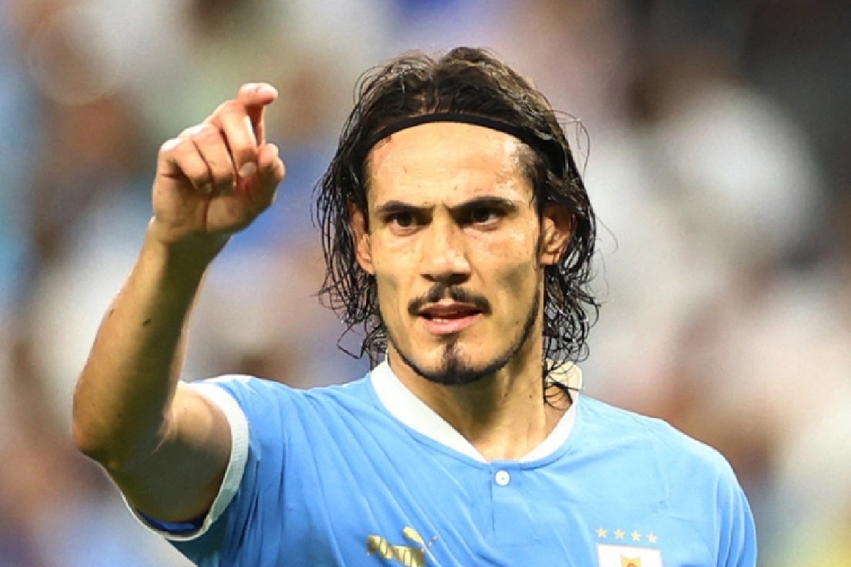 Cavani : la FIFA bannit l’ex-attaquant de Man Utd et 3 autres personnes