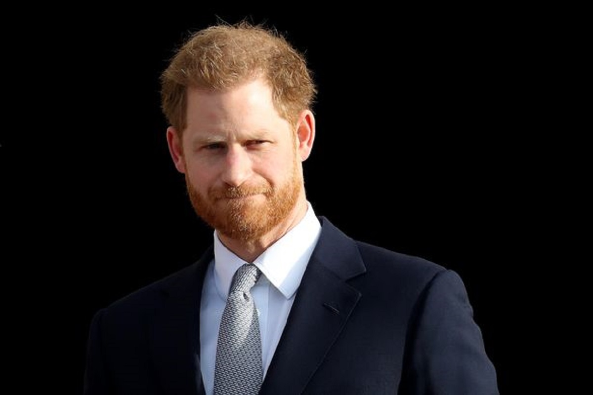 « Elle m’a dompté comme un jeune étalon » : quand le prince Harry révèle comment il a perdu sa virginité avec une femme mûre