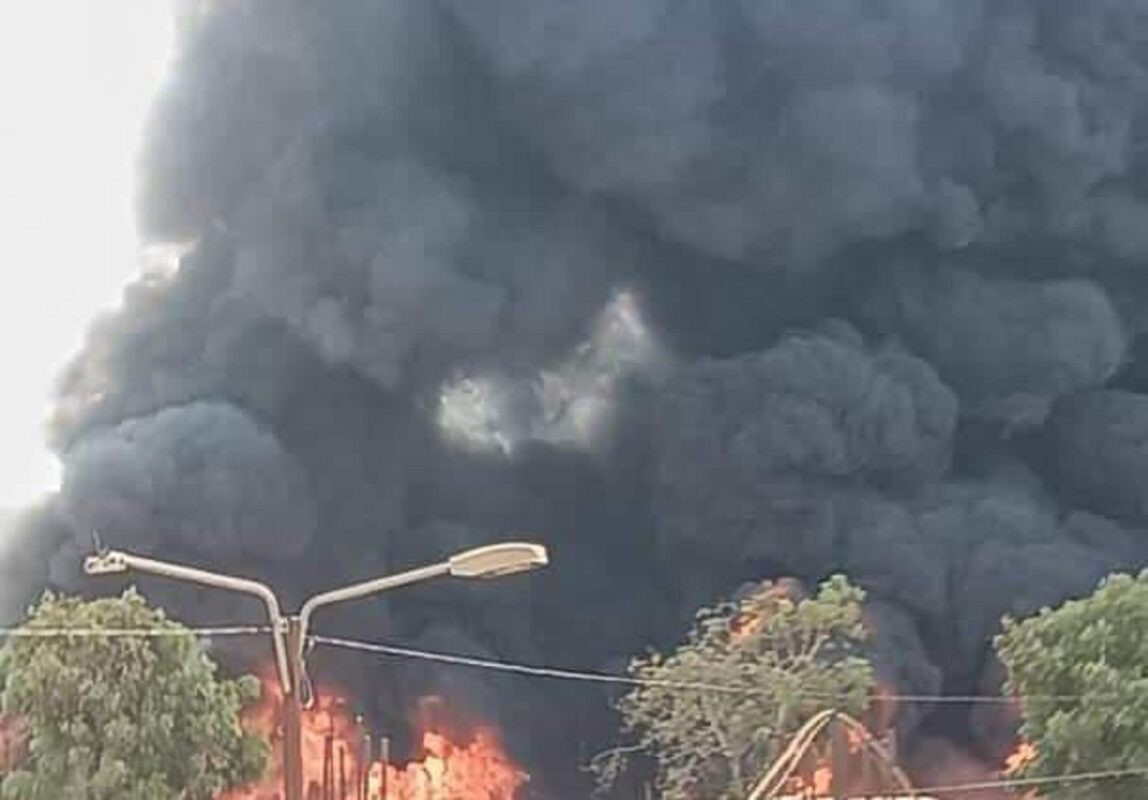 Burkina Faso : Des explosions et un énorme incendie dans un marché de Ouagadougou