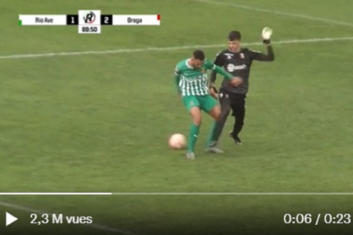 Insolite : Le dribble incroyable d’un gardien de but inspire le respect (vidéo)