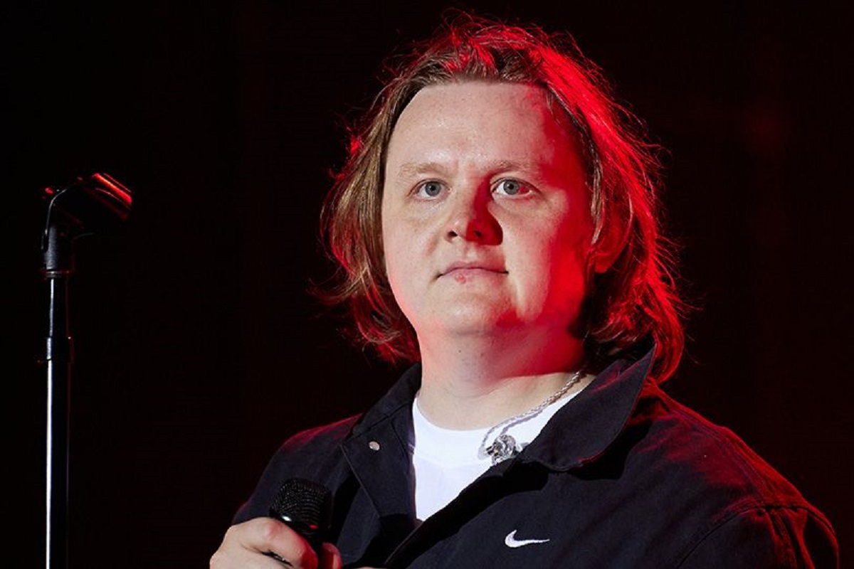 Lewis Capaldi : le chanteur contraint d’interrompre son concert !