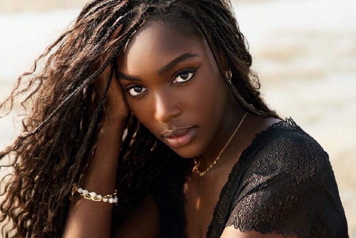 « On dirait une cousine d’Aya Nakamura » ; Olivia Yacé pose en bikini et fait monter la température (photos)