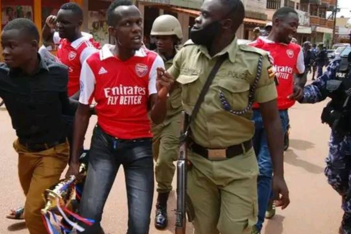 Supporters Arsenal arrêtés Ouganda
