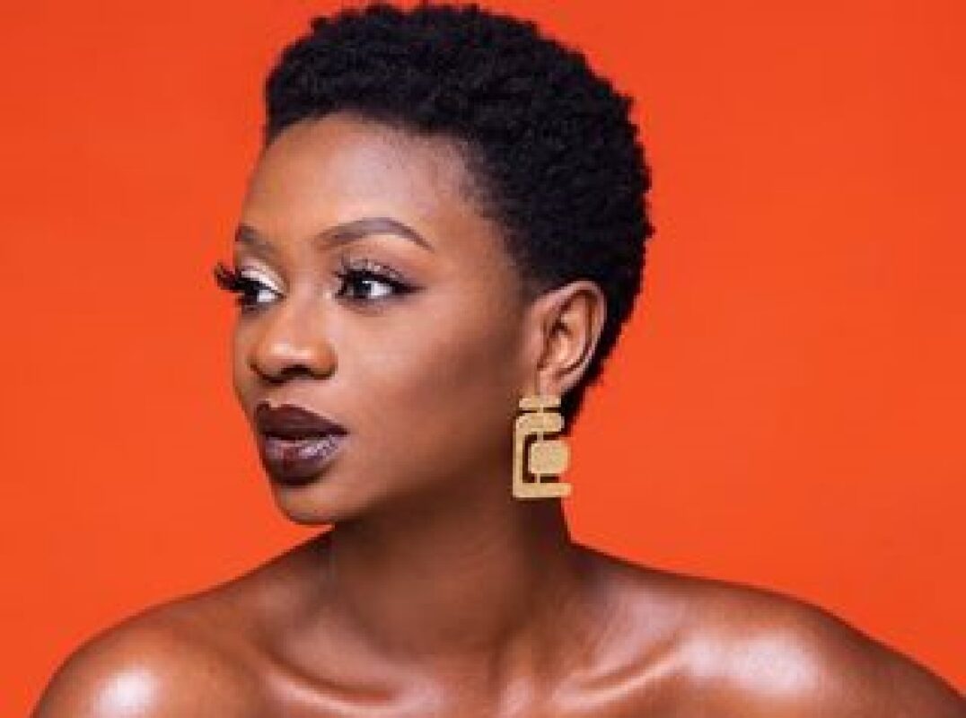 Saraï D’hologne : la femme de Didi B se dévoile super s3xy et fait sensation (images)