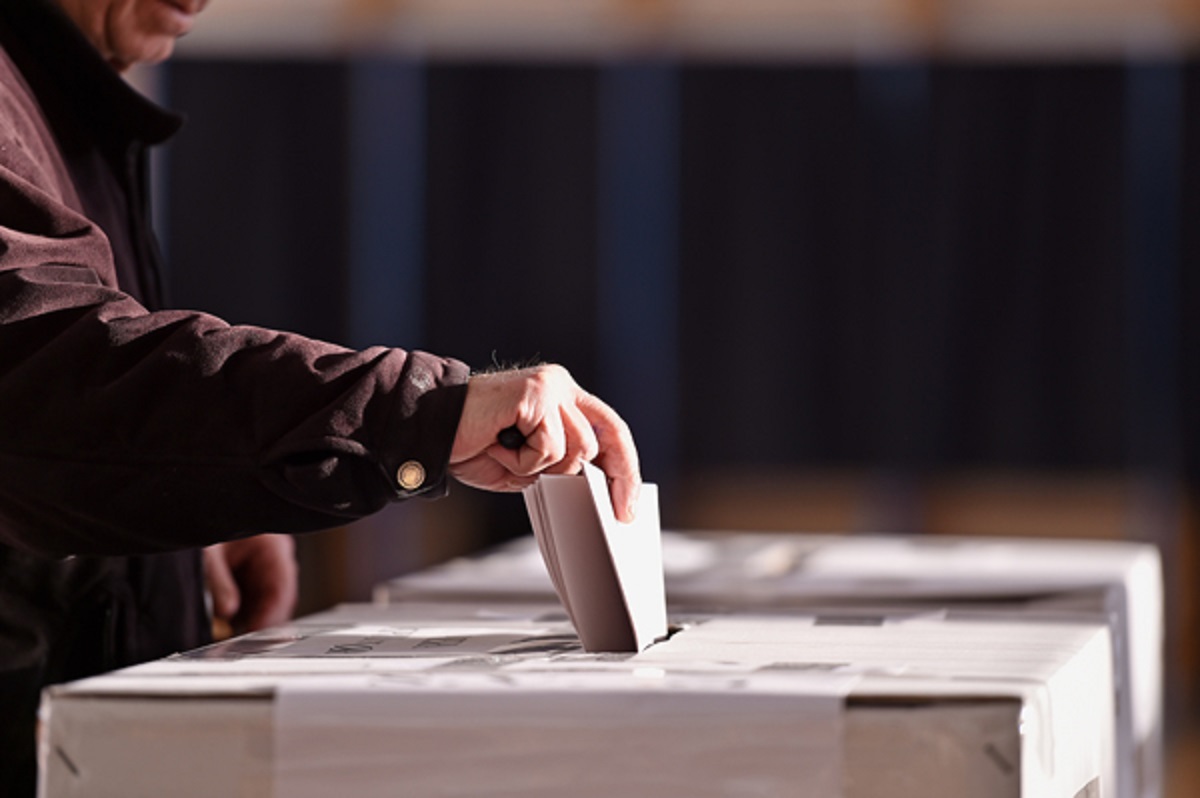 Une « sortie irresponsable » : Faure réclame déjà la victoire et se fait dézinguer