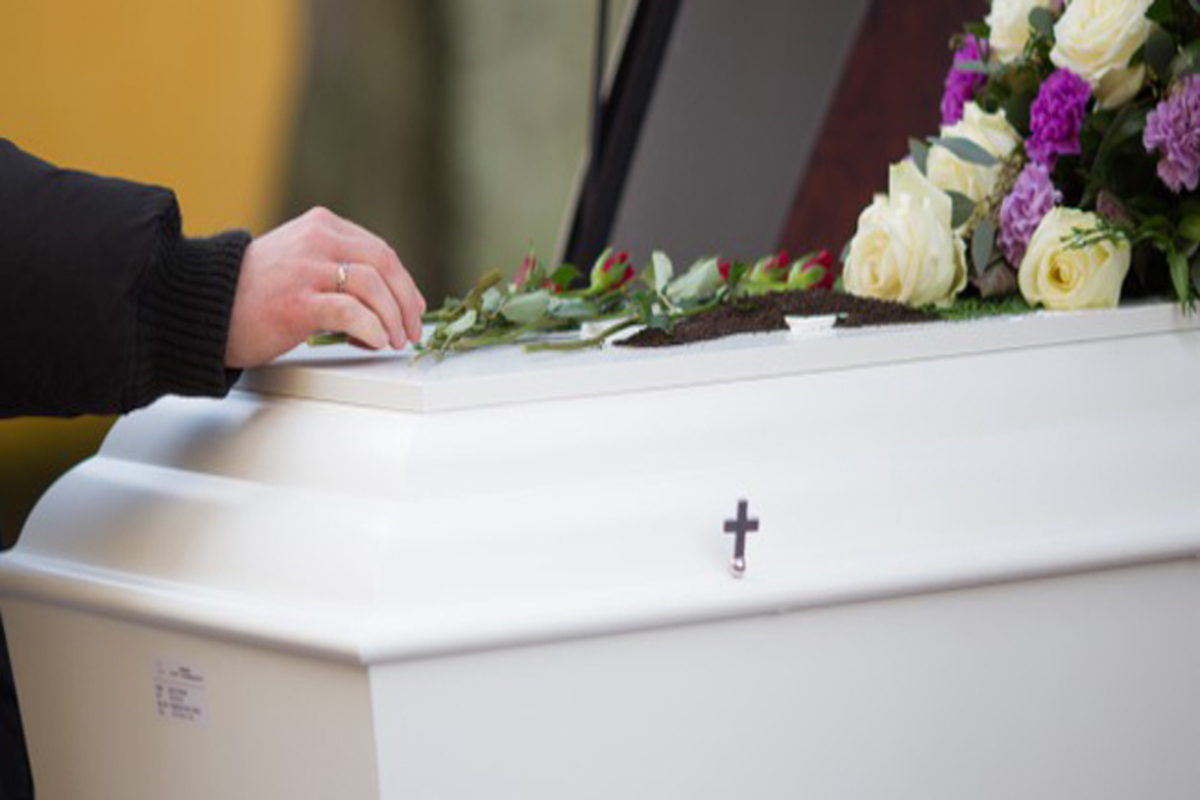 Insolite : Un homme simule sa mort sur Facebook ; la raison va vous étonner